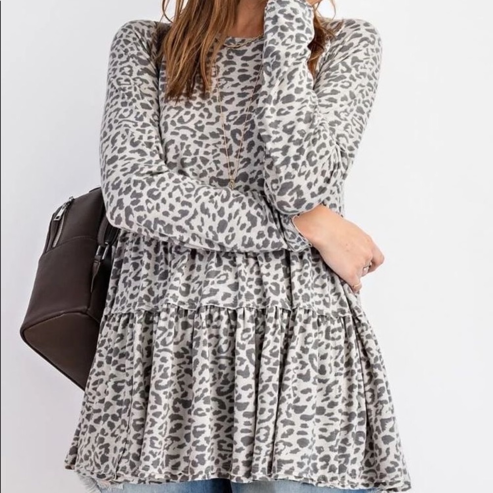 Easel cheetah leopard print babydoll layered top M